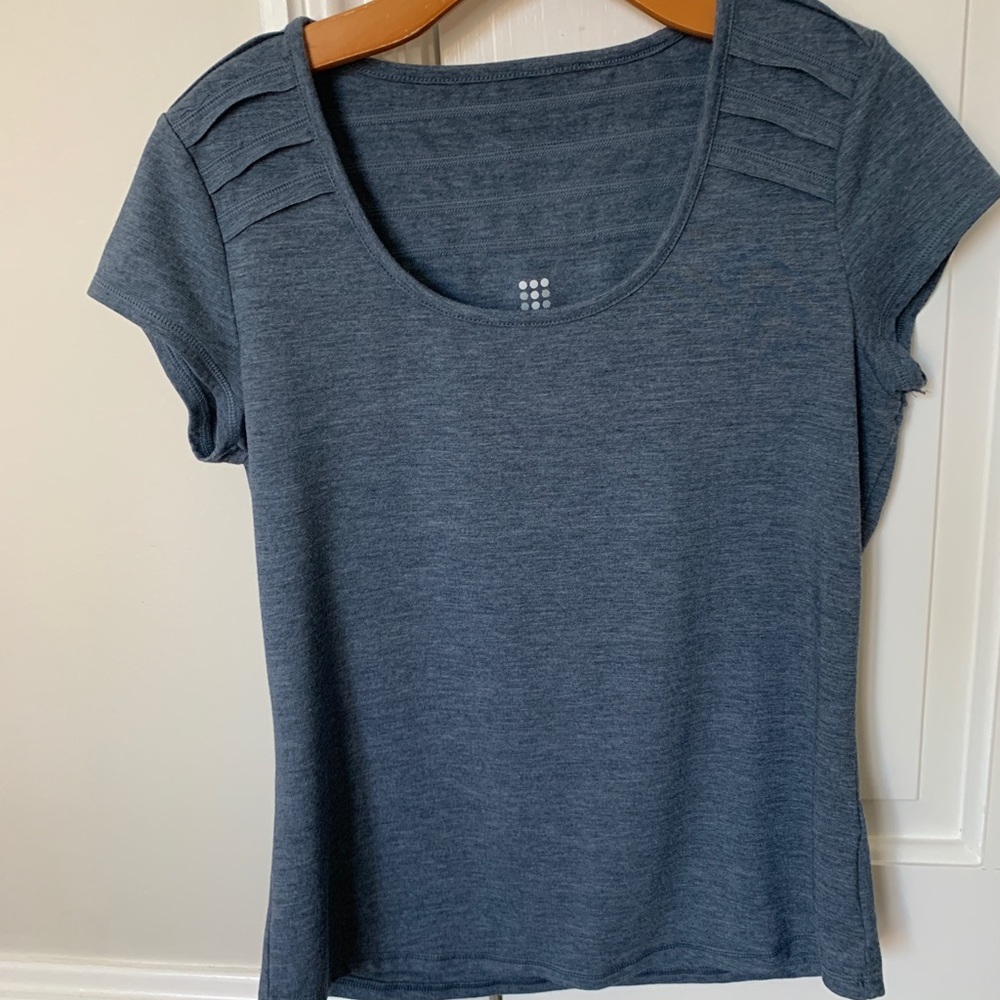 Title Nine blue tee medium